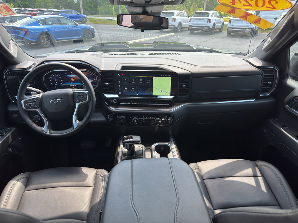 Used 2024 Chevrolet Silverado 1500 LT Trail Boss w/ Convenience Package II AWD/4WD image 10