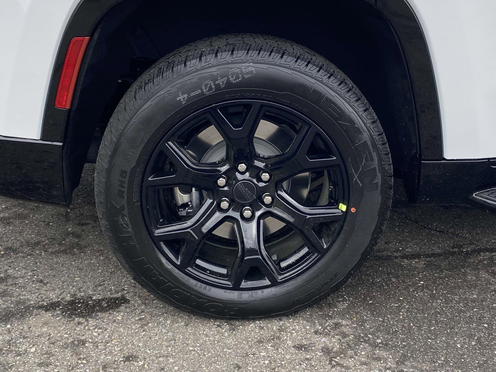 New 2025 Jeep Wagoneer Series II image 8