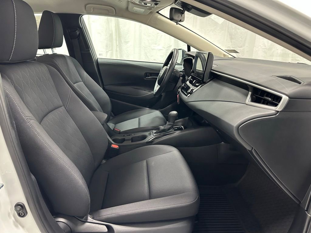Used 2025 Toyota Corolla LE FWD image 57