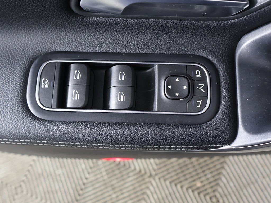 Used 2022 Mercedes-Benz CLA 250 4MATIC w/ Premium Package Lite image 35