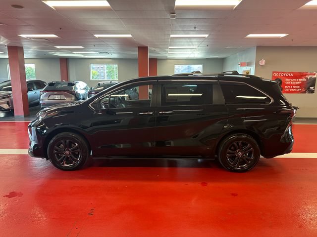 Certified 2024 Toyota Sienna XLE Woodland Edition AWD/4WD image 6