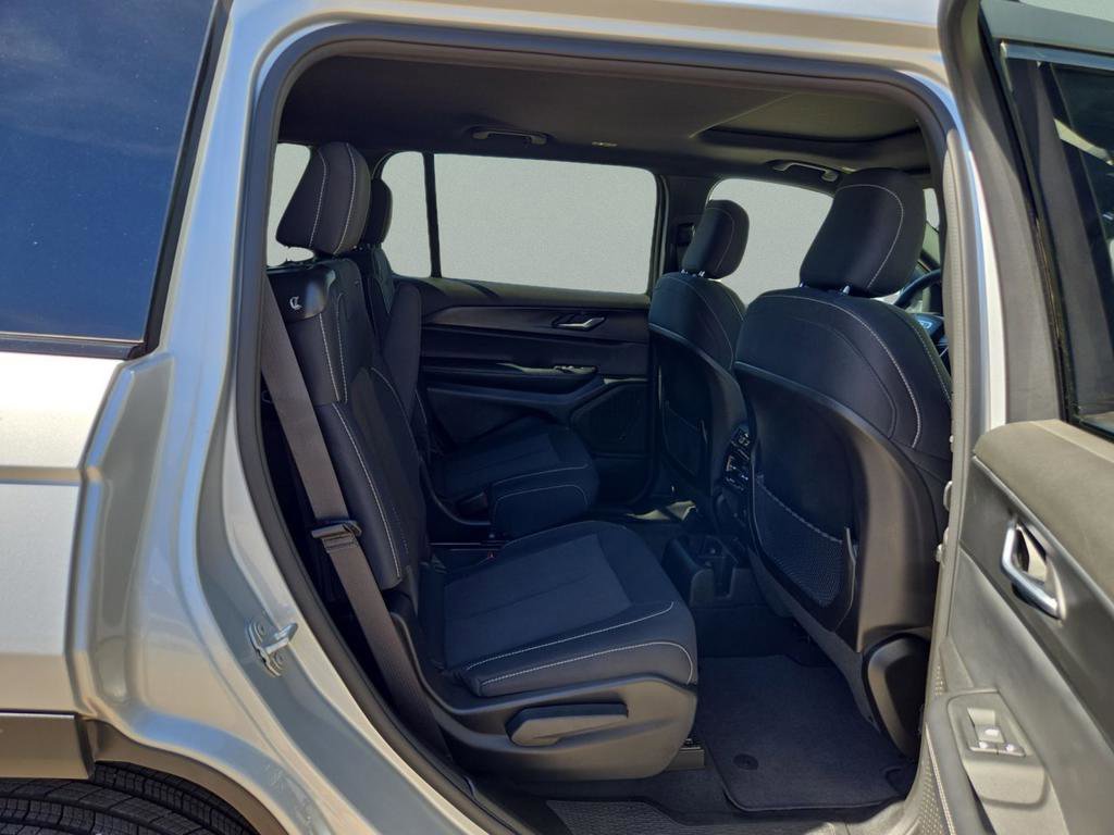 Certified 2024 Jeep Grand Cherokee L Laredo image 26