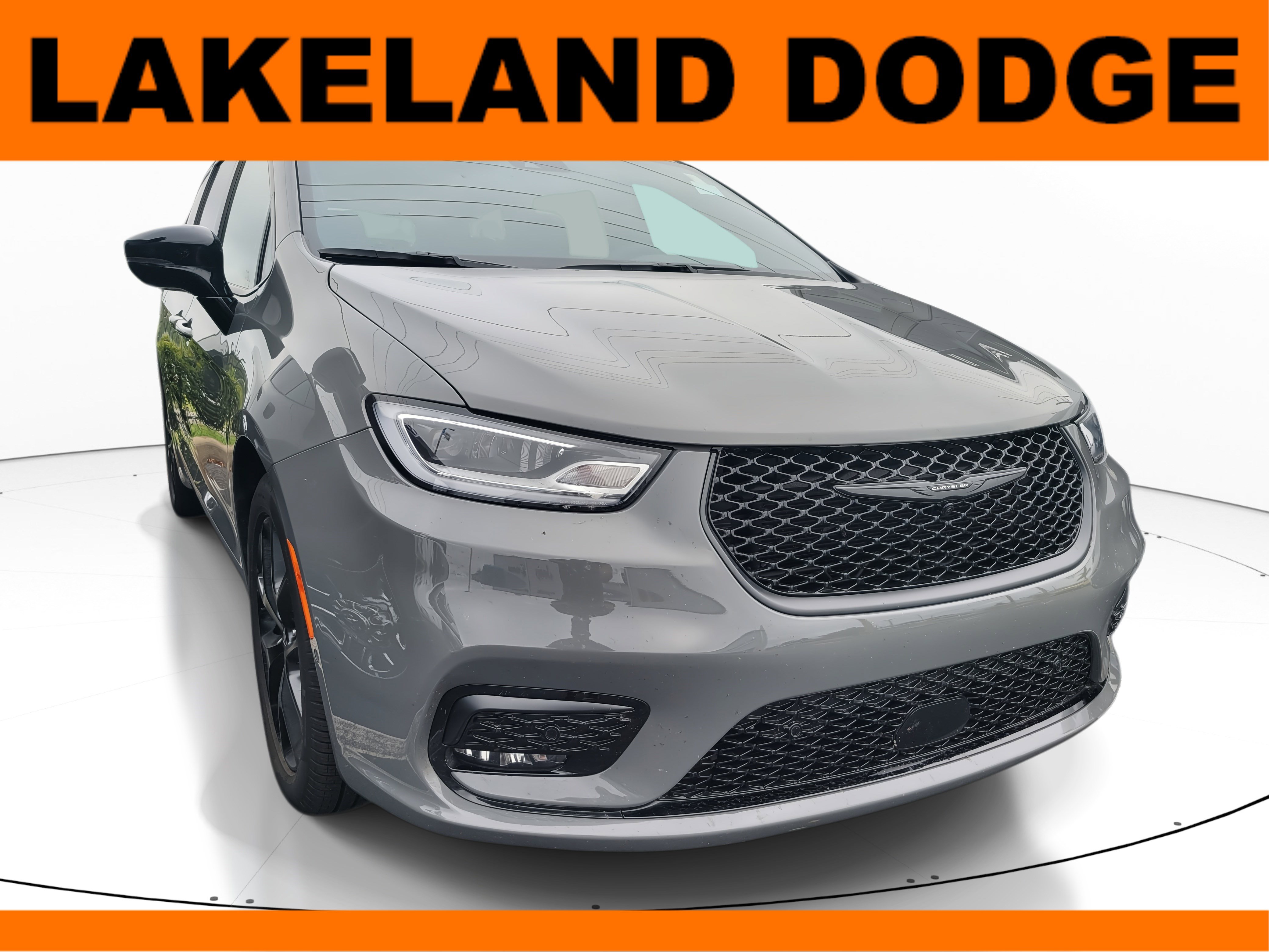 Used 2025 Chrysler Pacifica Limited