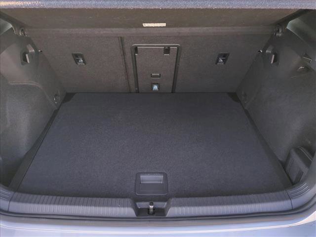 Used 2022 Volkswagen GTI SE FWD image 6
