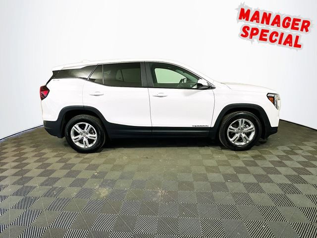 Used 2024 GMC Terrain SLE image 9