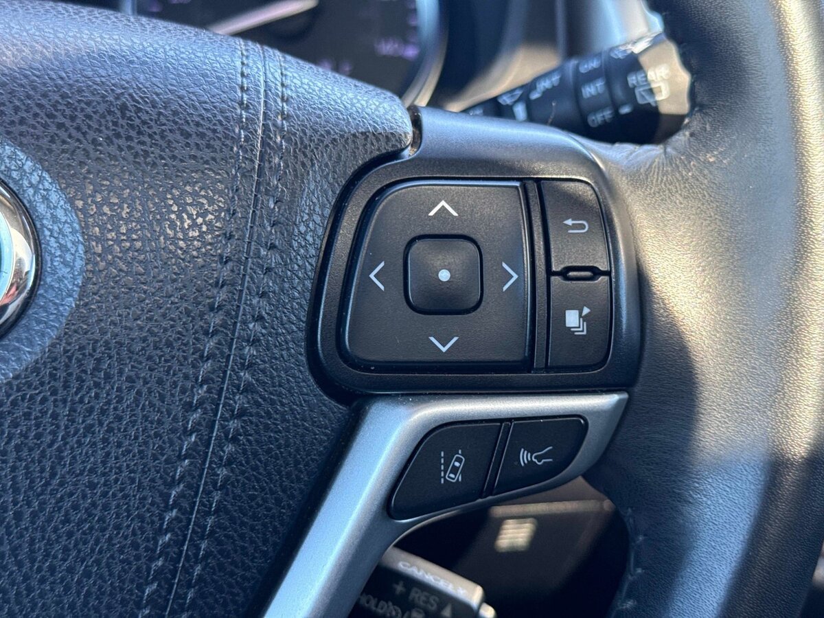 Used 2019 Toyota Highlander XLE FWD image 30
