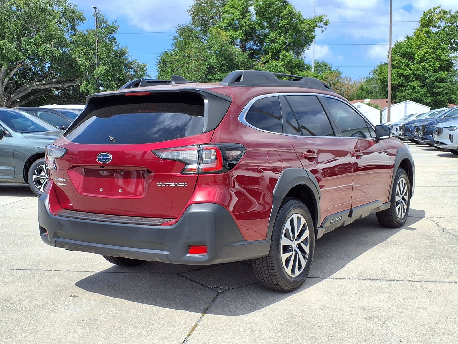 Used 2024 Subaru Outback Premium AWD/4WD image 7
