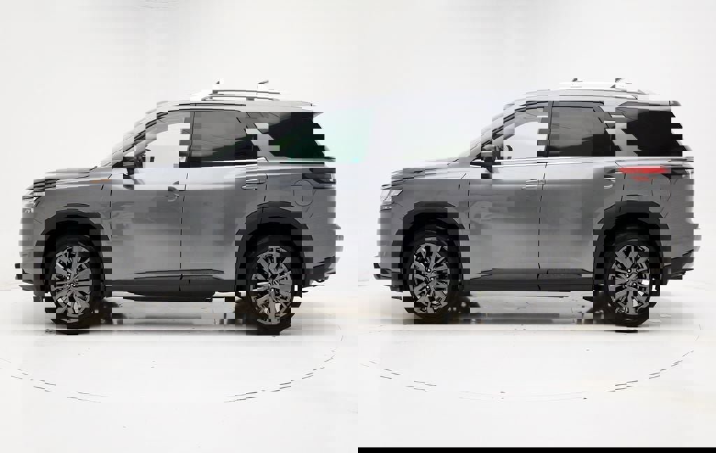 Used 2024 Nissan Pathfinder SL w/ SL Premium Package image 6