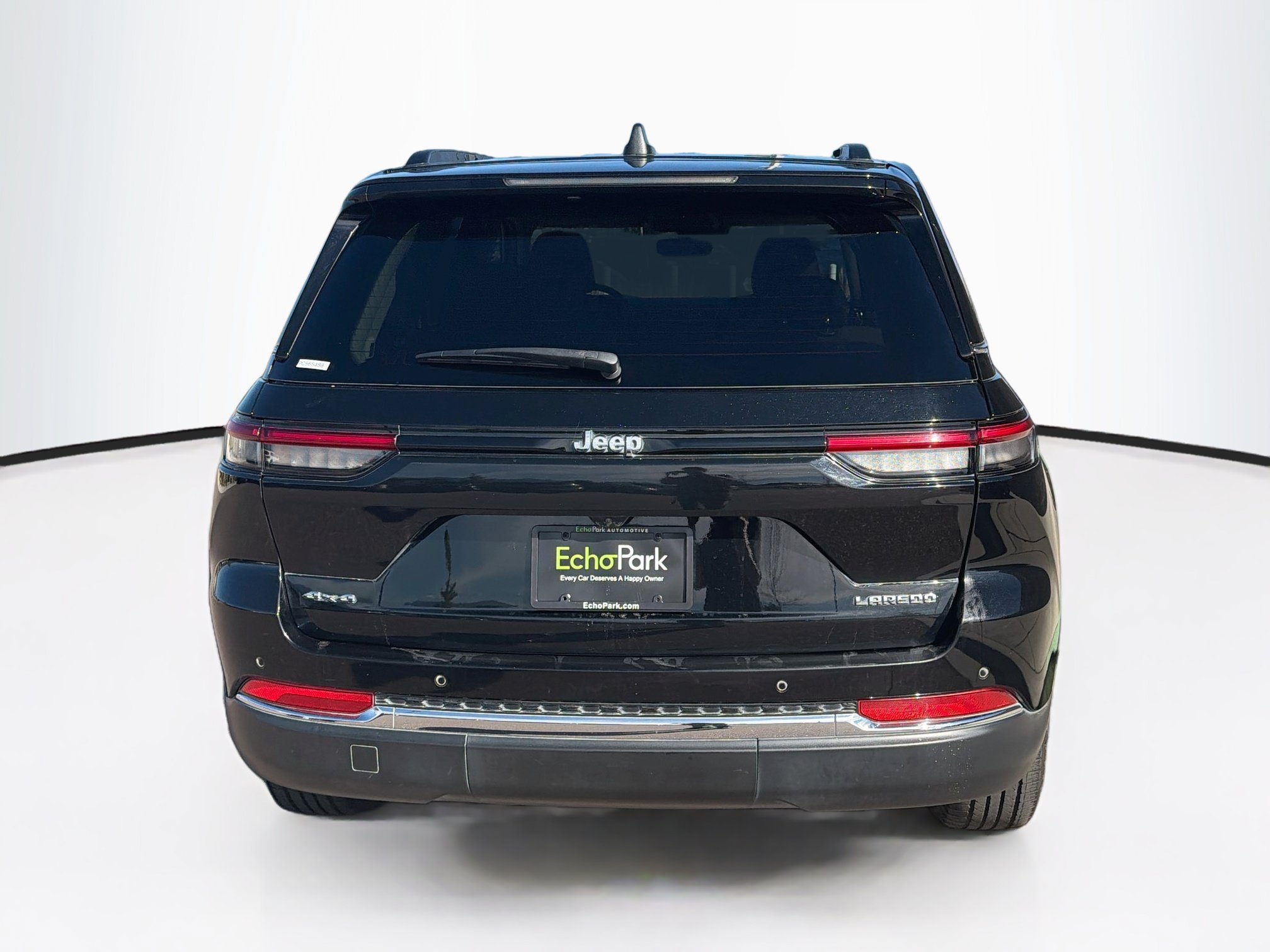 Used 2023 Jeep Grand Cherokee Laredo w/ Luxury Tech Group I AWD/4WD image 7