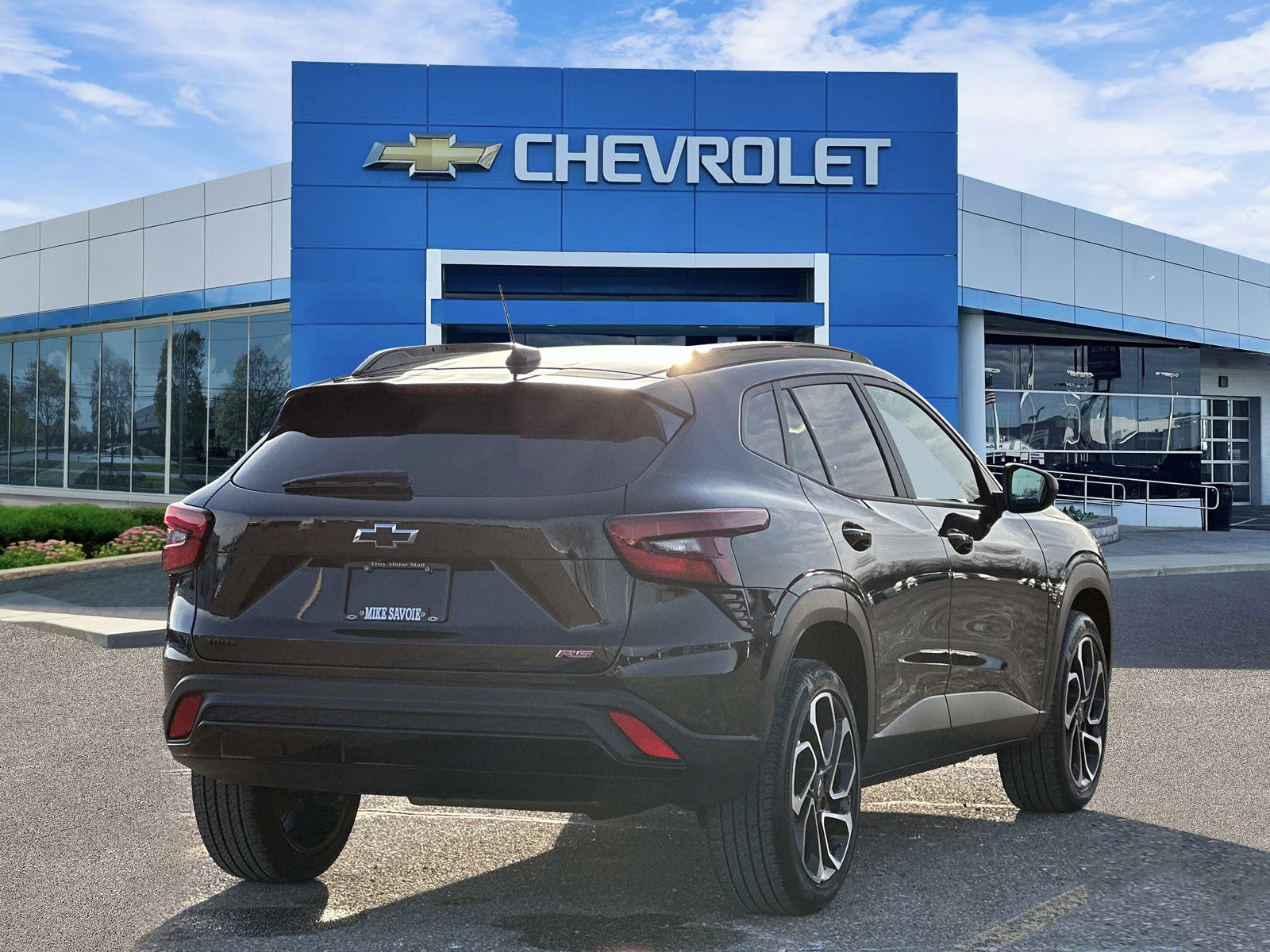 Certified 2024 Chevrolet Trax RS w/ Driver Confidence Package image 4