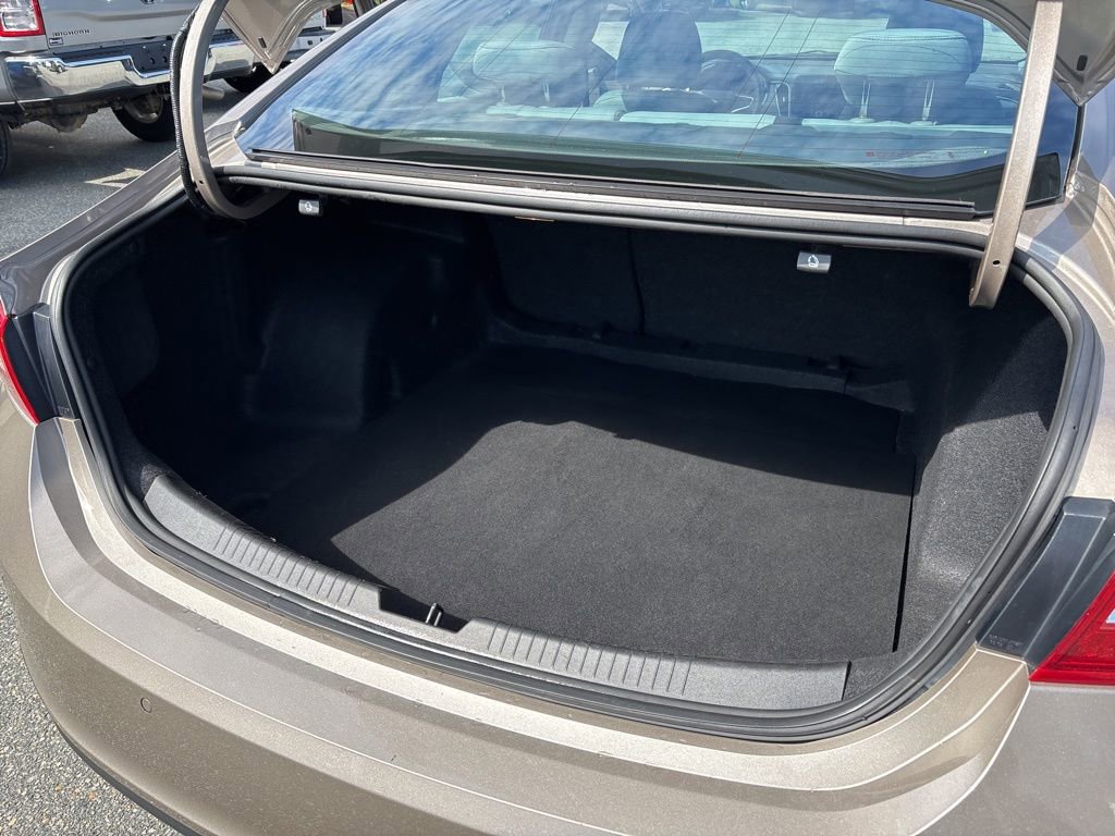 Used 2024 Chevrolet Malibu LT image 27
