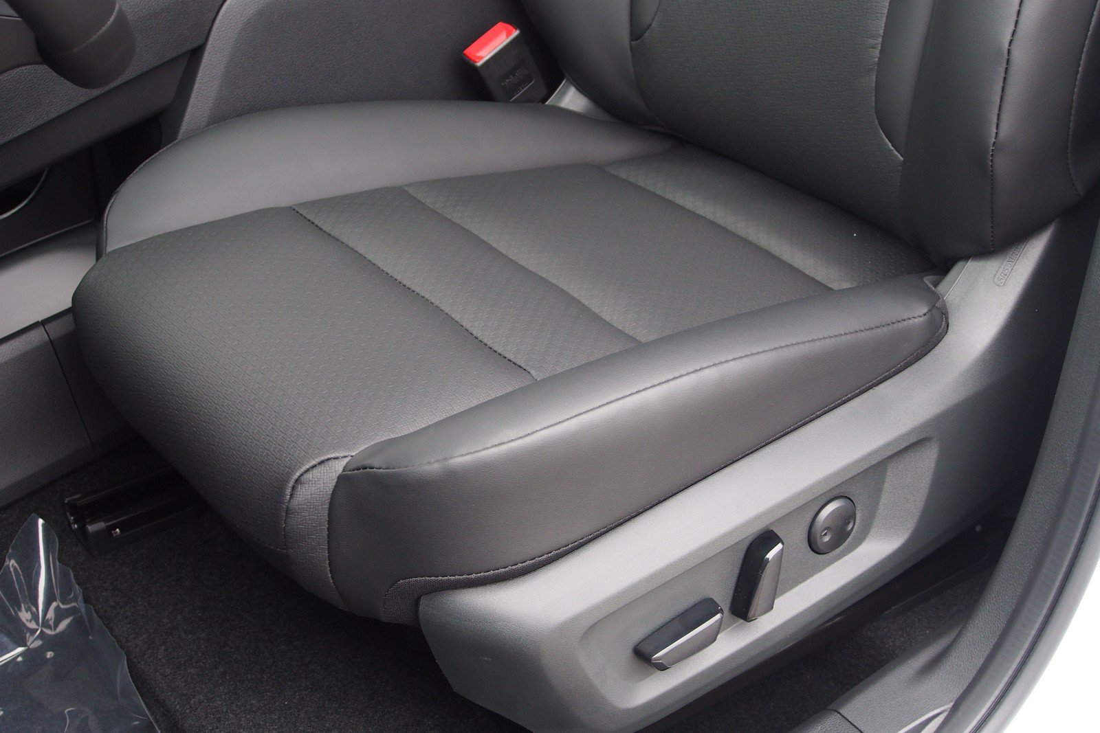 New 2026 Nissan Rogue Dark Armor FWD image 17