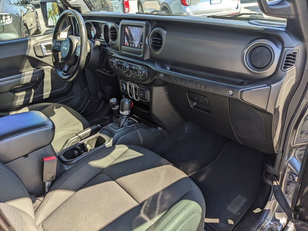 Used 2021 Jeep Wrangler Unlimited Sport image 13