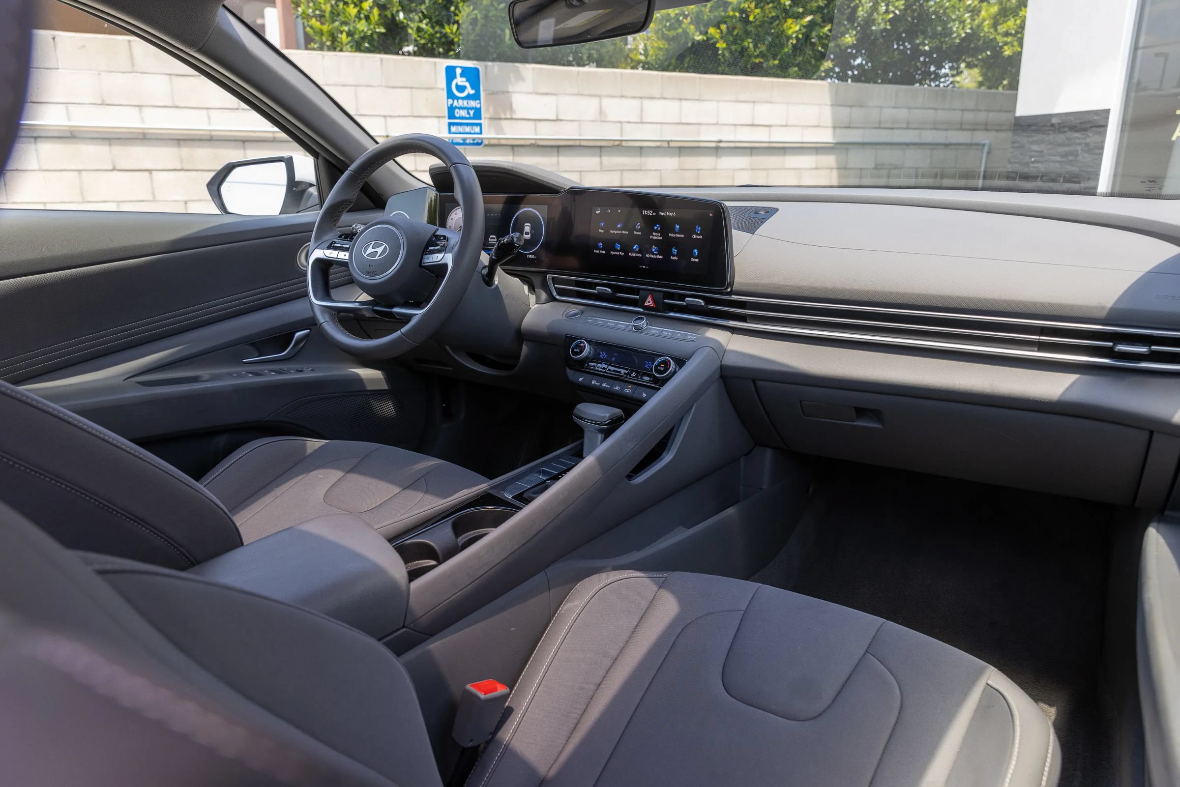 Used 2025 Hyundai Elantra SEL FWD image 17