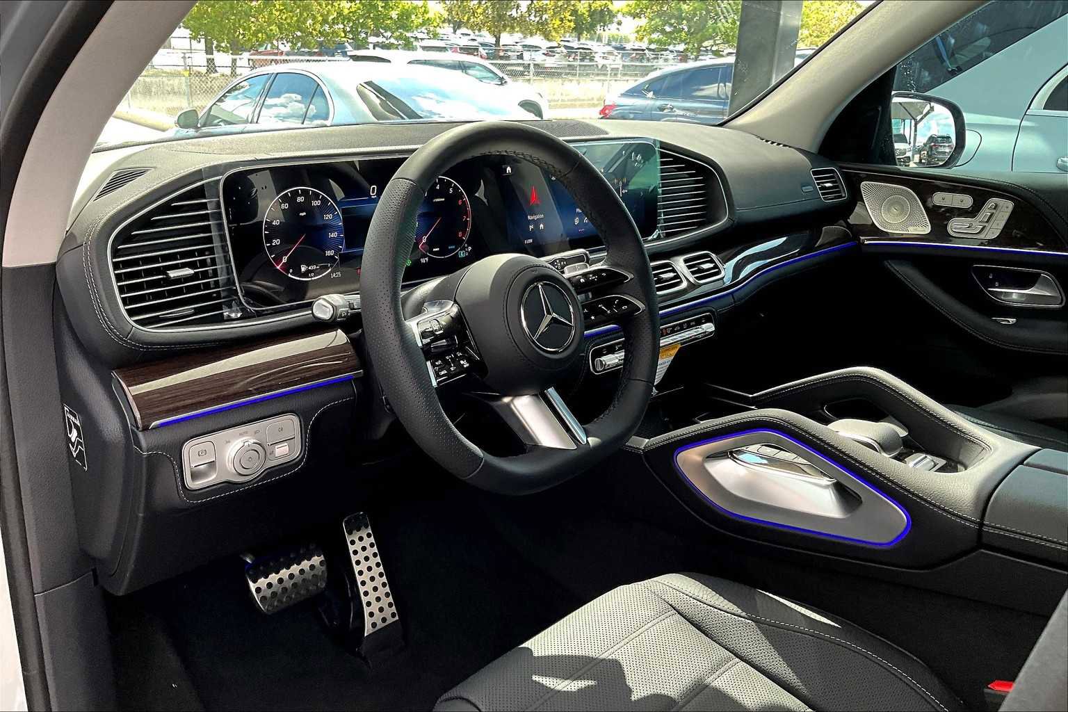 New 2026 Mercedes-Benz GLS 450 4MATIC image 10