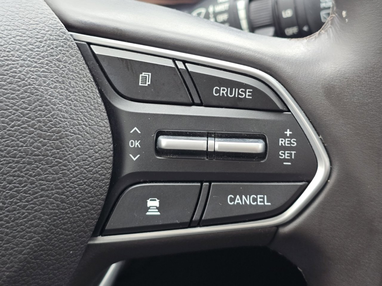 Used 2020 Hyundai Santa Fe SEL w/ Convenience + Premium Package image 33