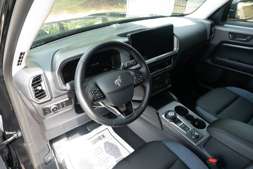 Used 2025 Ford Bronco Sport Outer Banks w/ Outer Banks Tech Package+ AWD/4WD image 16
