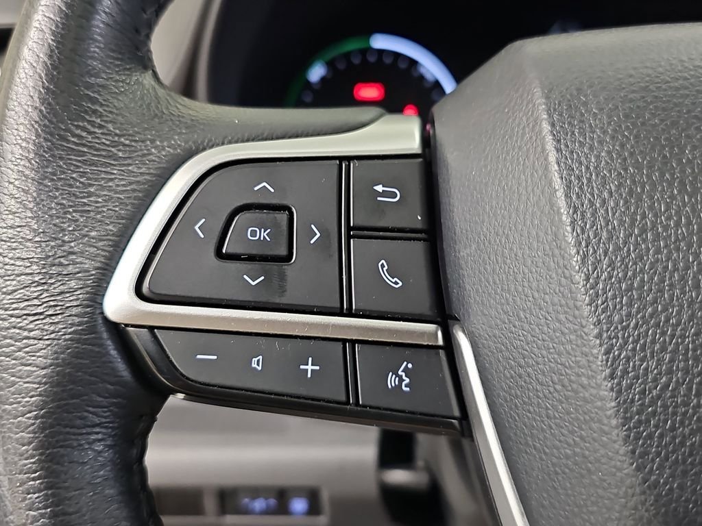Used 2024 Toyota Sienna XLE FWD image 21