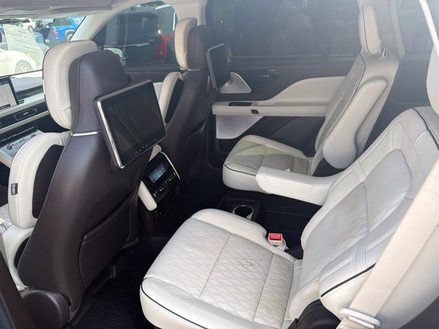Used 2022 Lincoln Aviator Black Label w/ Dynamic Handling Package AWD/4WD image 18