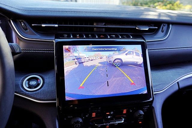 Used 2023 Jeep Grand Cherokee Limited w/ Trailer Tow Prep Group (B) image 27