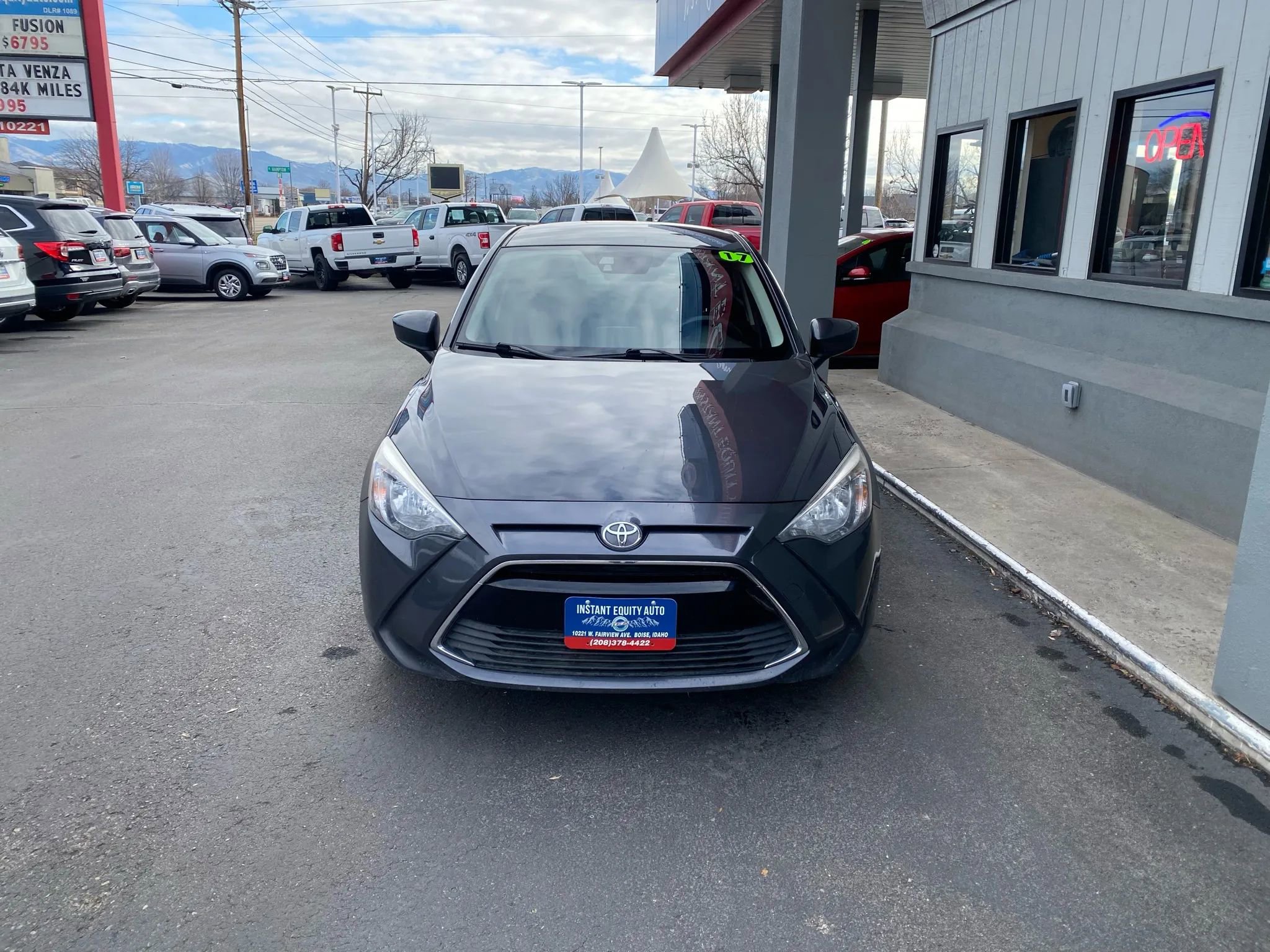 Used 2017 Toyota Yaris iA image 3