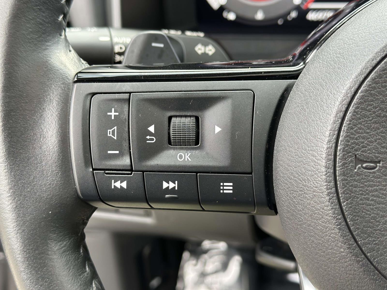 Used 2023 Nissan Rogue Platinum w/ Platinum Premium Package image 14