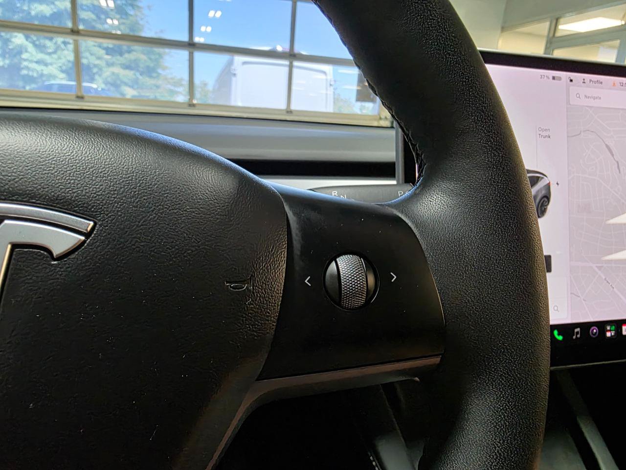 Used 2021 Tesla Model Y Long Range AWD/4WD image 30