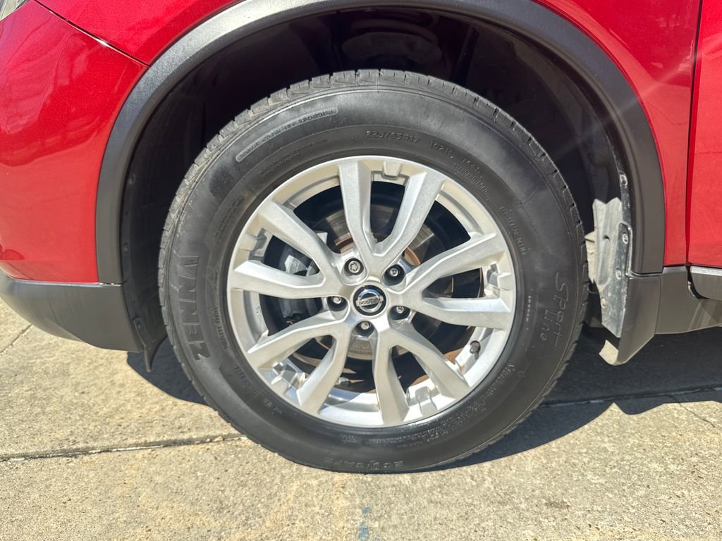 Used 2019 Nissan Rogue SV image 29