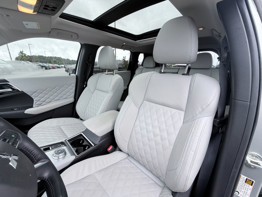 Used 2024 Mitsubishi Outlander SEL FWD image 18