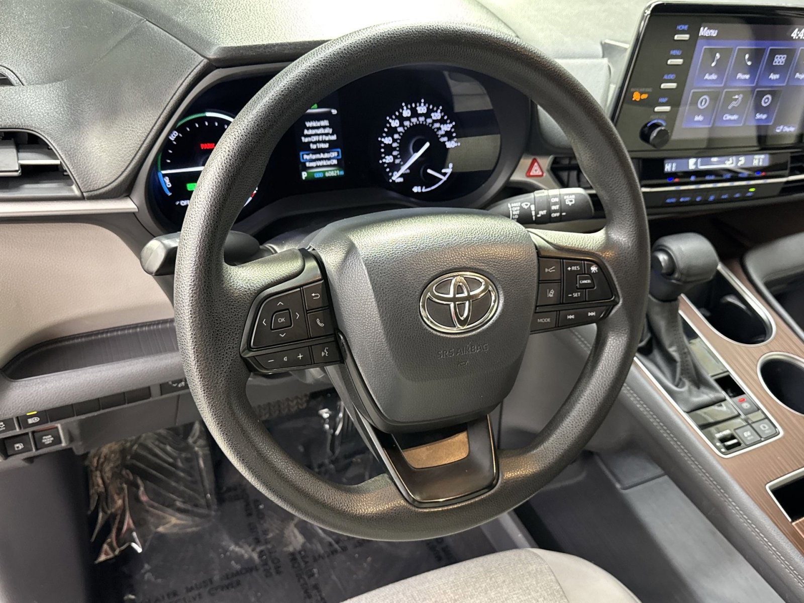 Used 2024 Toyota Sienna LE FWD image 28