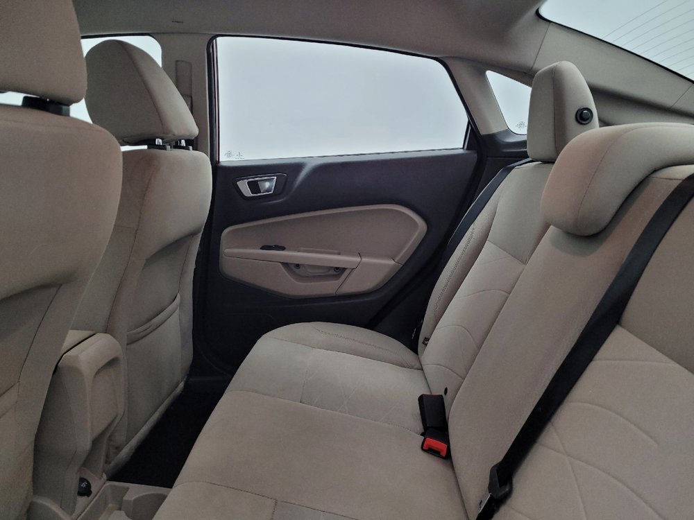 Used 2015 Ford Fiesta SE image 18
