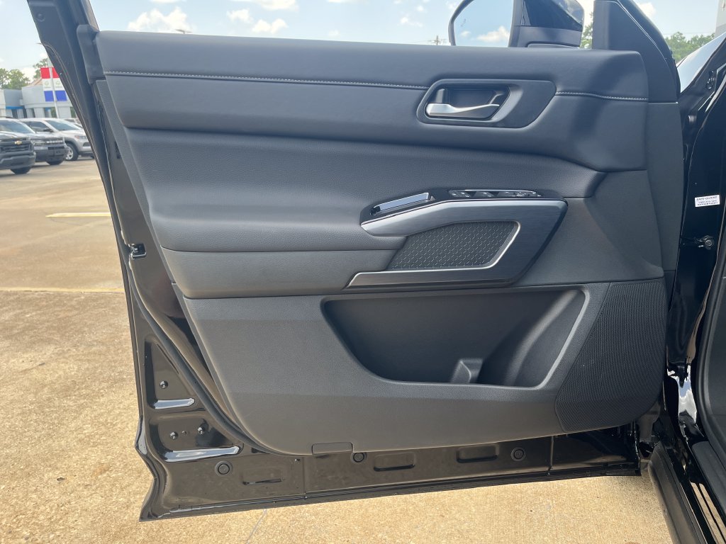 New 2026 Nissan Pathfinder SL FWD image 10