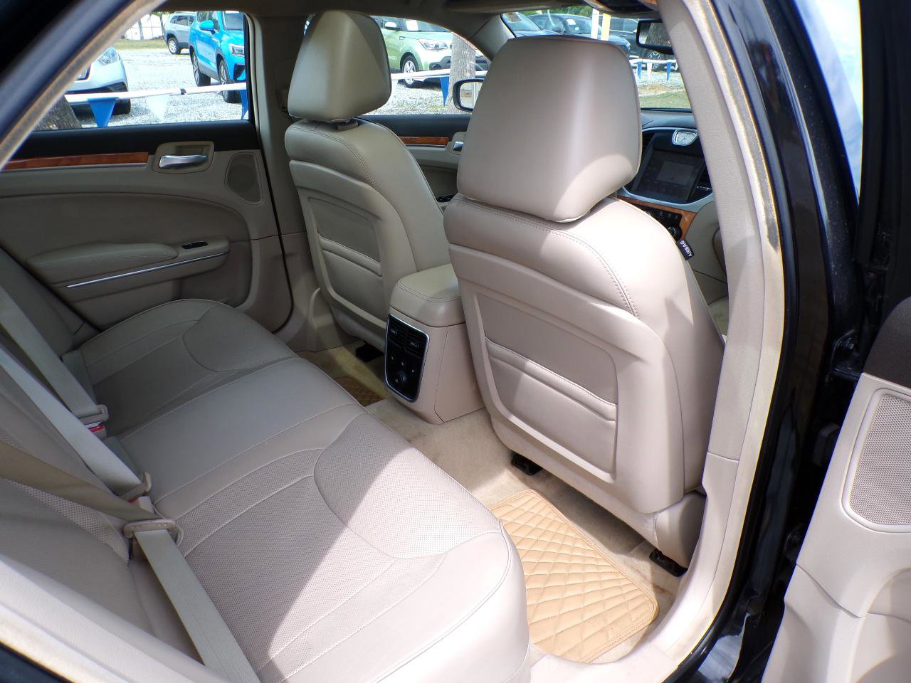 Used 2013 Chrysler 300 C w/ Beats Audio Group RWD image 26