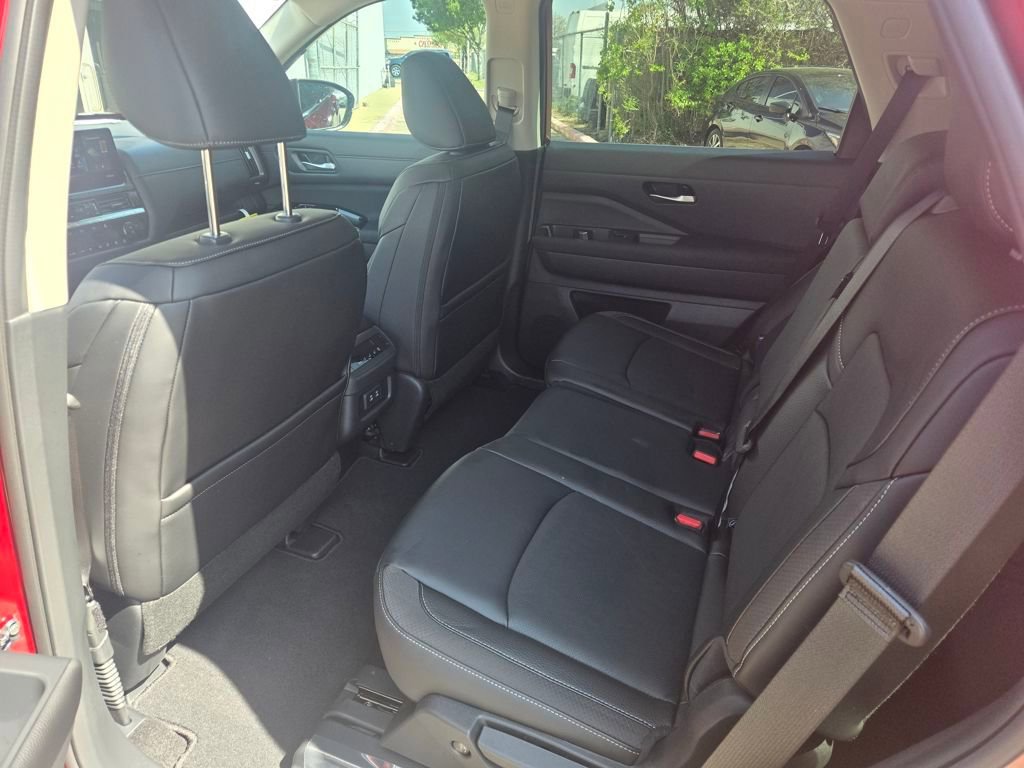 New 2026 Nissan Pathfinder SV FWD image 9