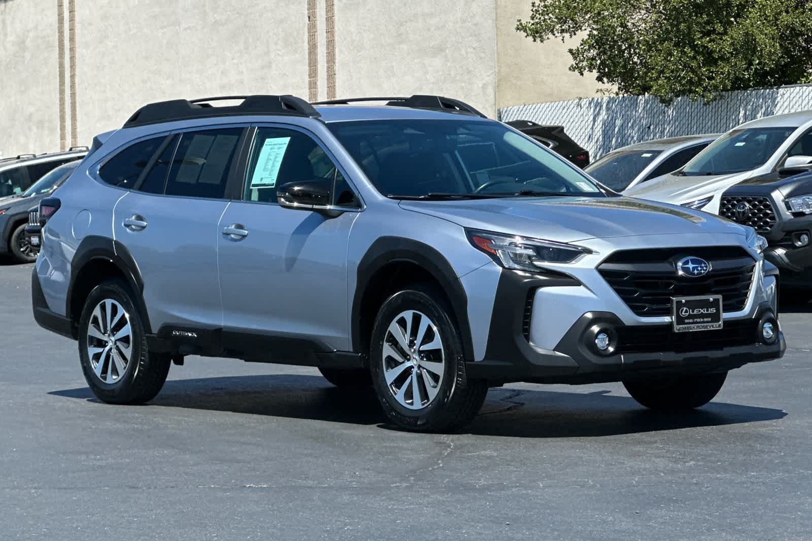 Used 2024 Subaru Outback Premium AWD/4WD image 5