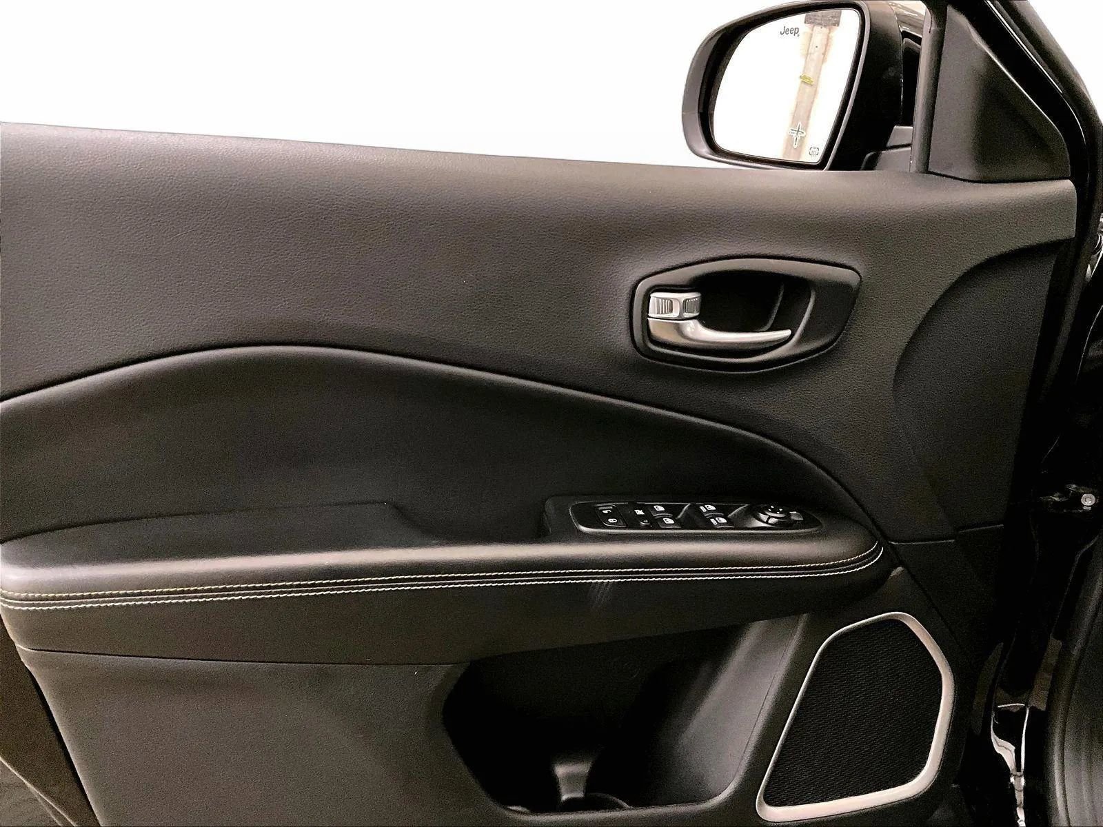 Used 2020 Jeep Compass Latitude image 22