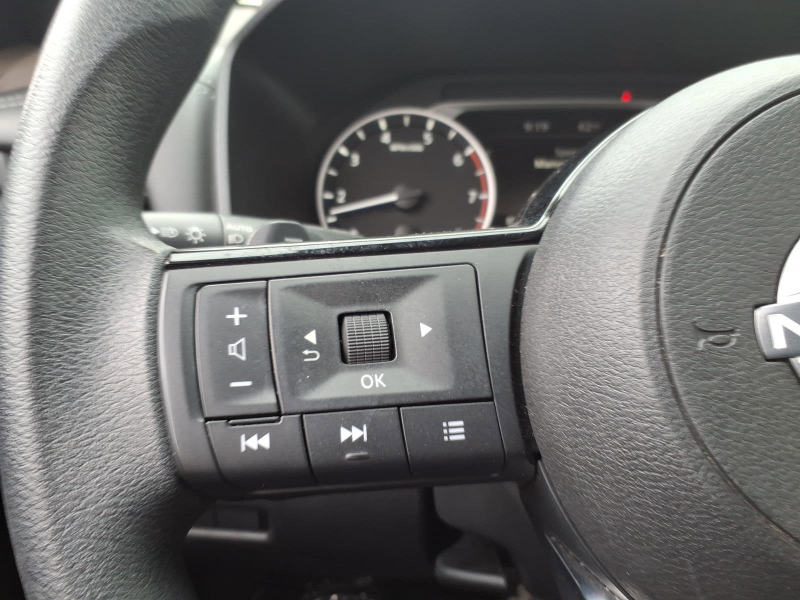 Certified 2023 Nissan Rogue SV image 18