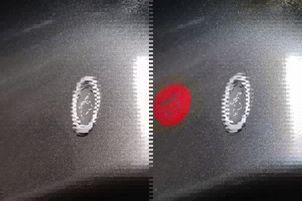 Used 2022 Tesla Model X image 17