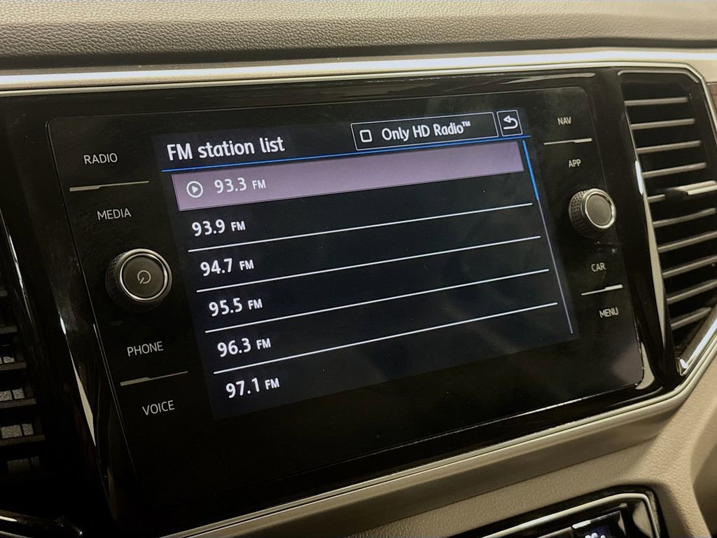 Used 2018 Volkswagen Atlas SEL Premium image 18