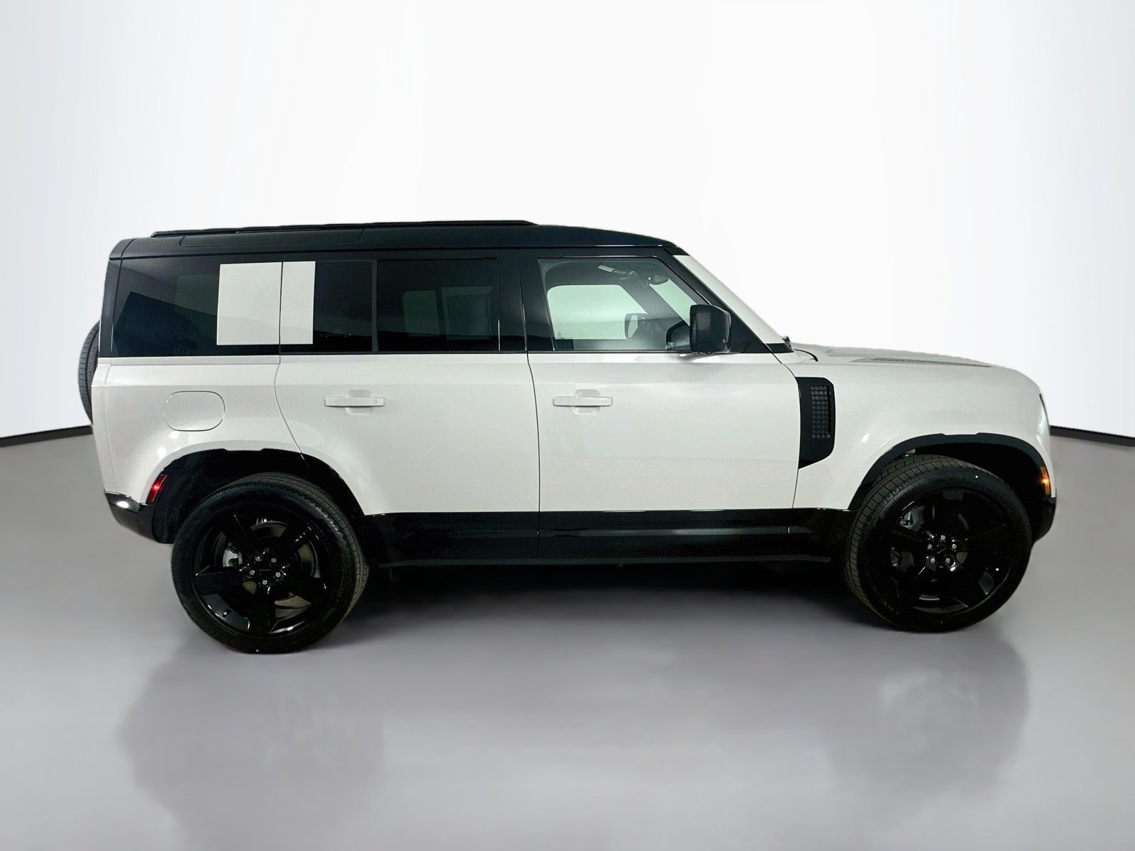 New 2026 Land Rover Defender 110 X-Dynamic SE AWD/4WD image 4