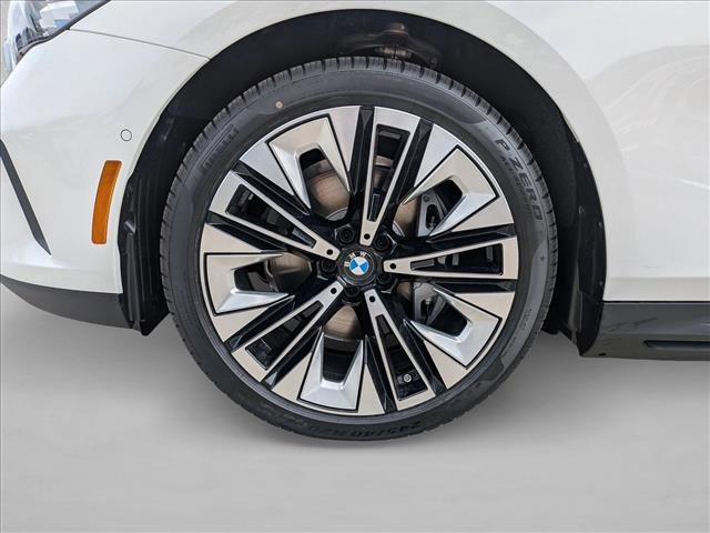 New 2026 BMW i5 eDrive40 w/ Premium Package RWD image 10