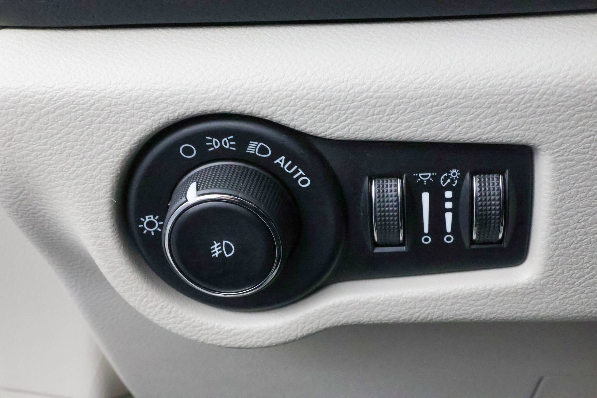 Used 2023 Chrysler Pacifica Touring-L FWD image 20