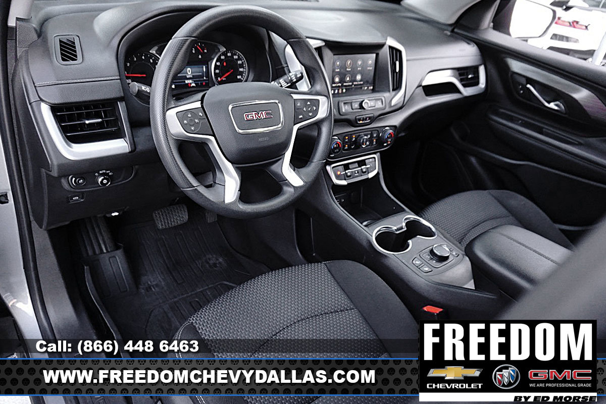 Used 2024 GMC Terrain SLE w/ Driver Convenience Package image 6