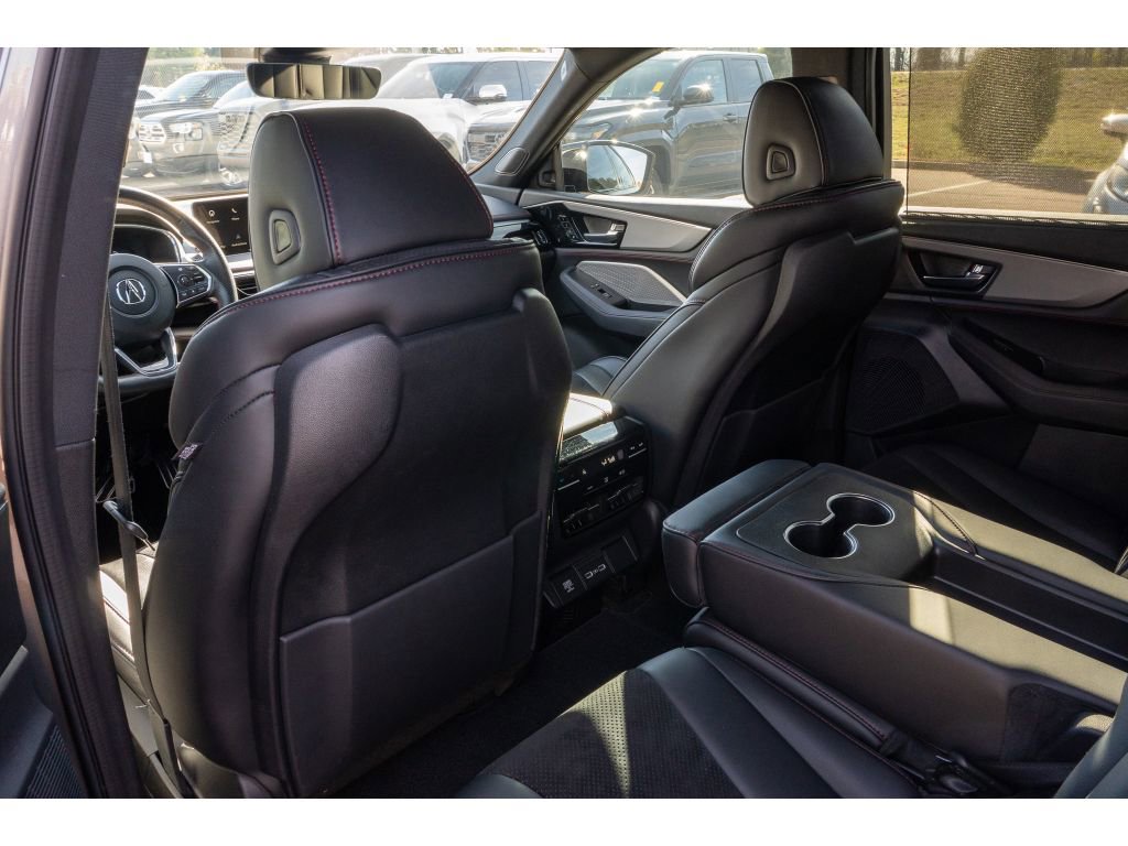 Used 2023 Acura MDX A-Spec image 11