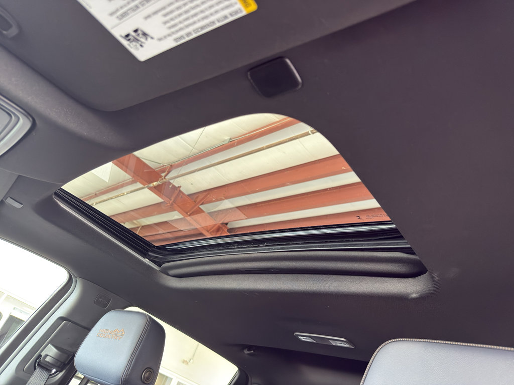 Used 2024 Chevrolet Silverado 2500 High Country w/ Technology Package image 21