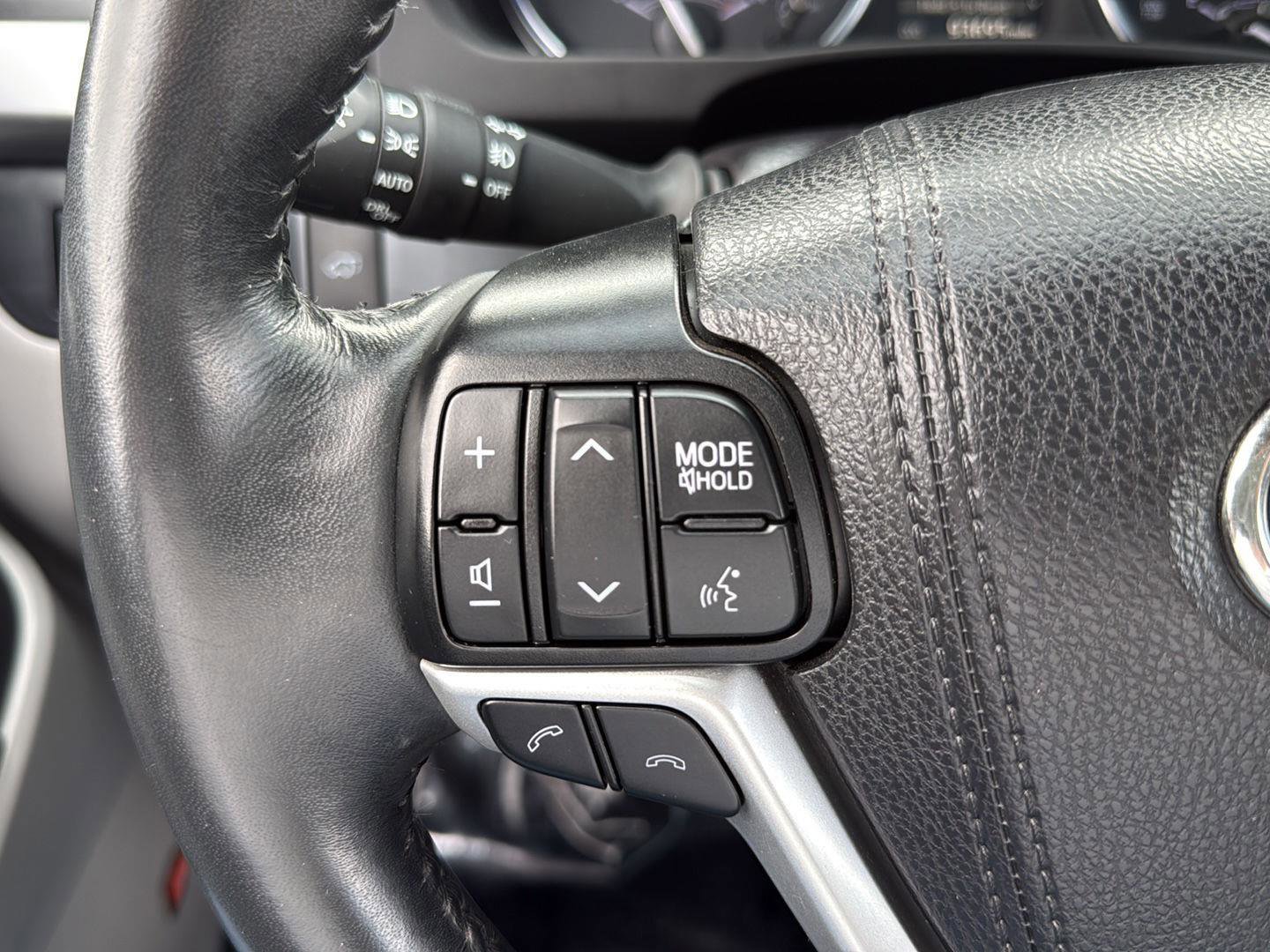 Used 2019 Toyota Highlander Limited Platinum AWD/4WD image 33