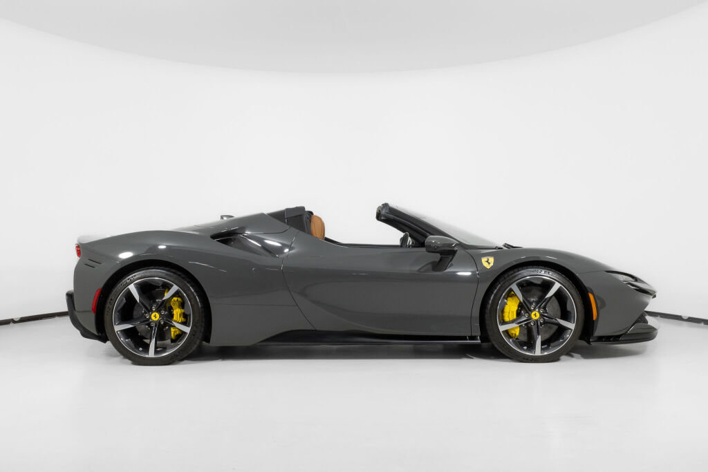 Used 2023 Ferrari SF90 Spider AWD/4WD image 6