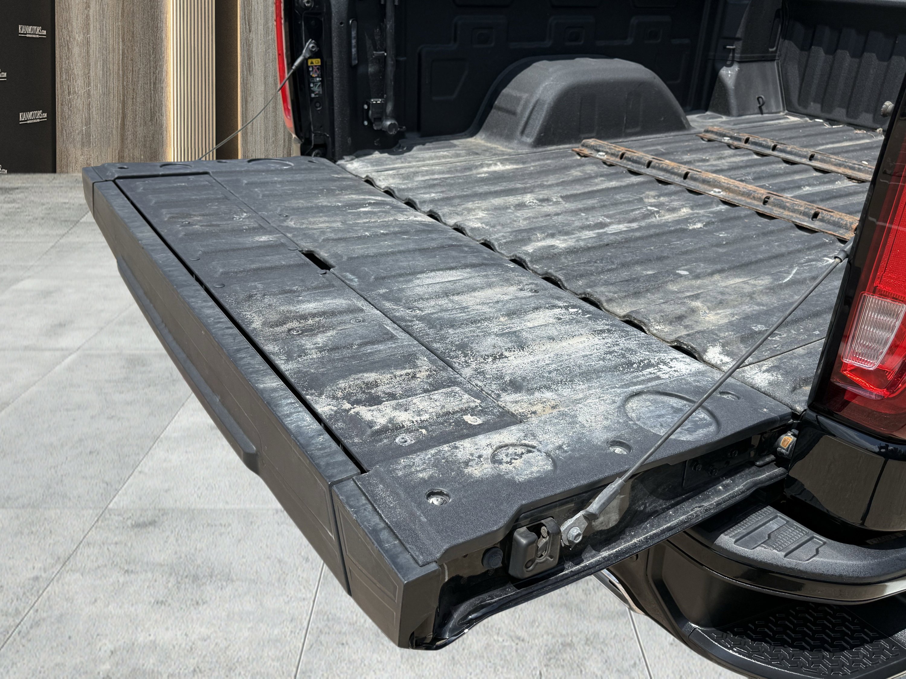 Used 2024 GMC Sierra 1500 AT4 image 21