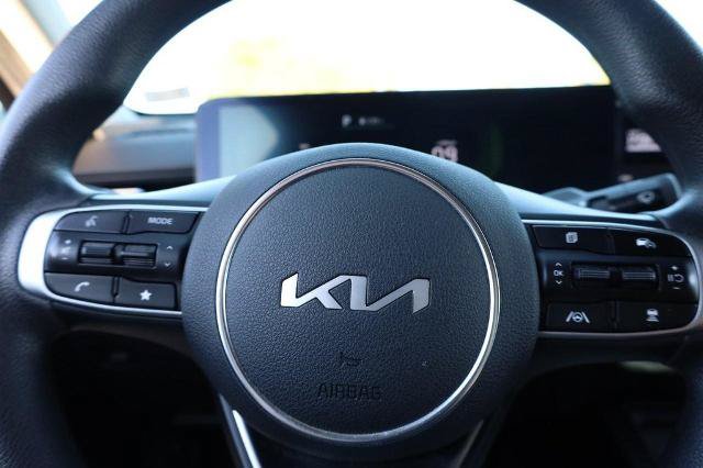 Used 2025 Kia K5 LXS FWD image 9