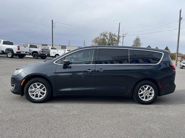Used 2020 Chrysler Pacifica Touring w/ Advanced Safetytec Group image 9